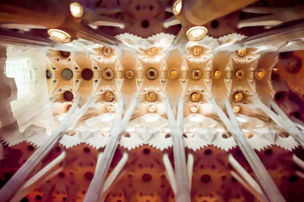 La Sagrada Familia Interior 2